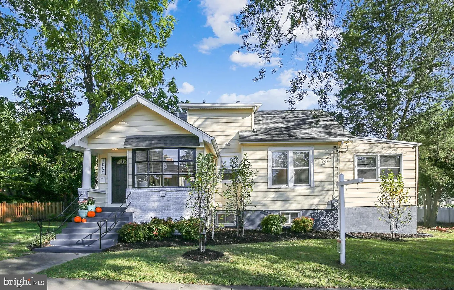 1006 Taylor St NE photo 1