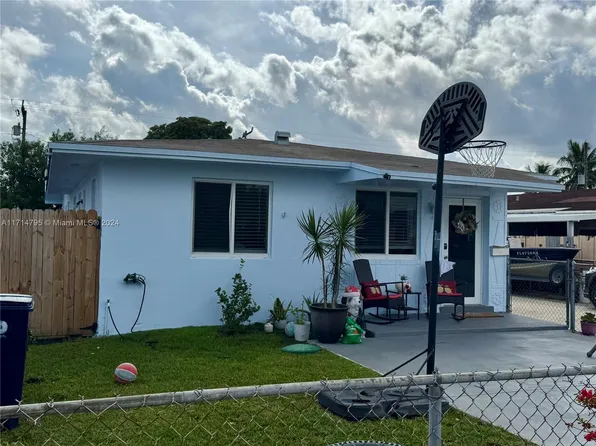 9228 SW 37th St, Miami, FL 33165