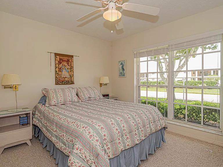 847 Lake Orchid Cir — Photo 25