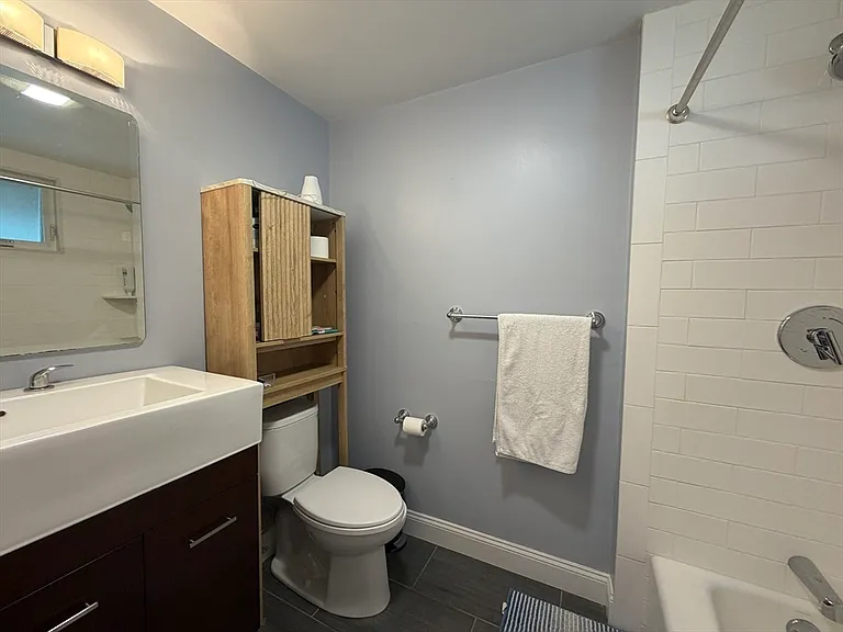 32-34 Chestnut St #32 — Photo 11