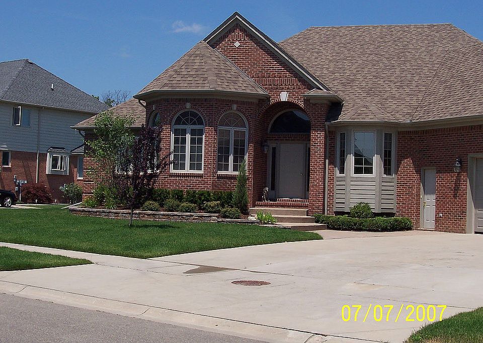 1st image of 56768 Edgewood Dr