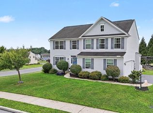 320 Woodbridge Dr, Etters, PA 17319