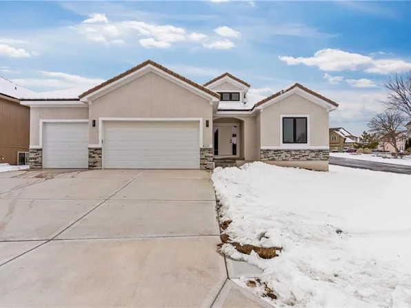 4331 NE Park Trails Ct, Lees Summit, MO 64064