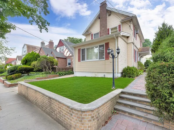 35-18 172nd St, Flushing, NY 11358