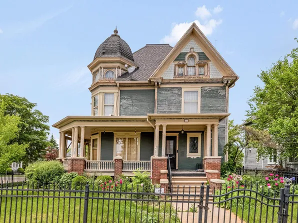307 N Ludington St, Columbus, WI 53925