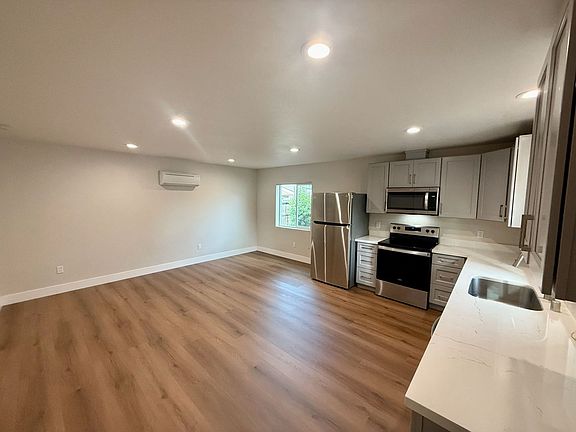 4th image of 613B Yew Ct