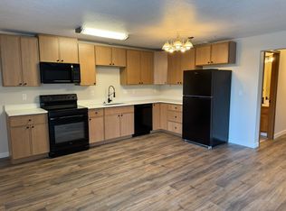 11896 SE Sovereign Ct #A, Happy Valley, OR 97086