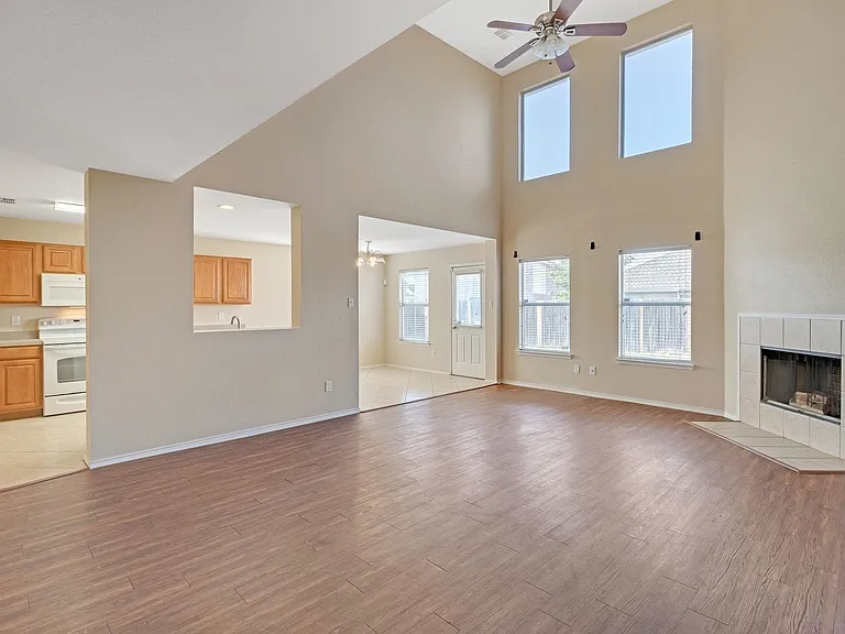 1029 Magnolia Ln — Photo 5
