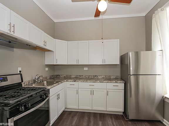 3rd image of 600 N Broadway St APT 4