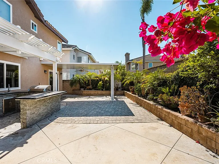 4867 Tremezzo Dr — Photo 21