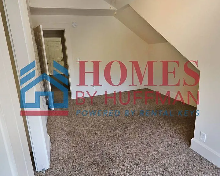 110 East Powell Avenue — Photo 9