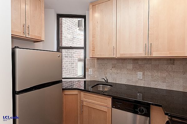 1st image of 505 E 88th St #30