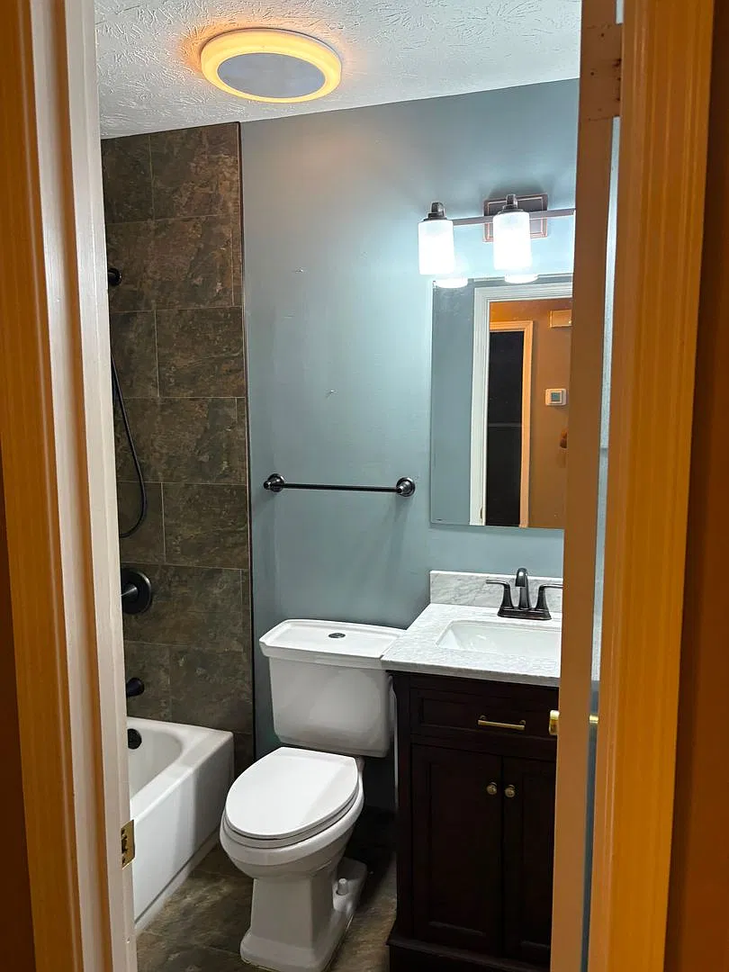 Beautiful 3 Bed 2 Bath Ranch style home — Photo 3