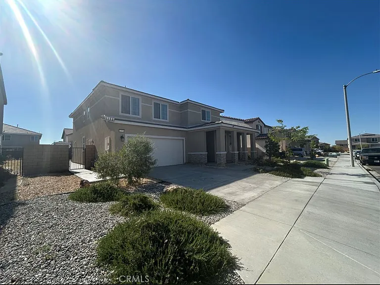 12574 Dartola St — Photo 3