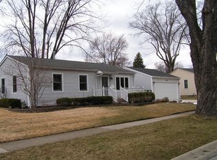 354 Glendale Rd, Buffalo Grove, IL 60089