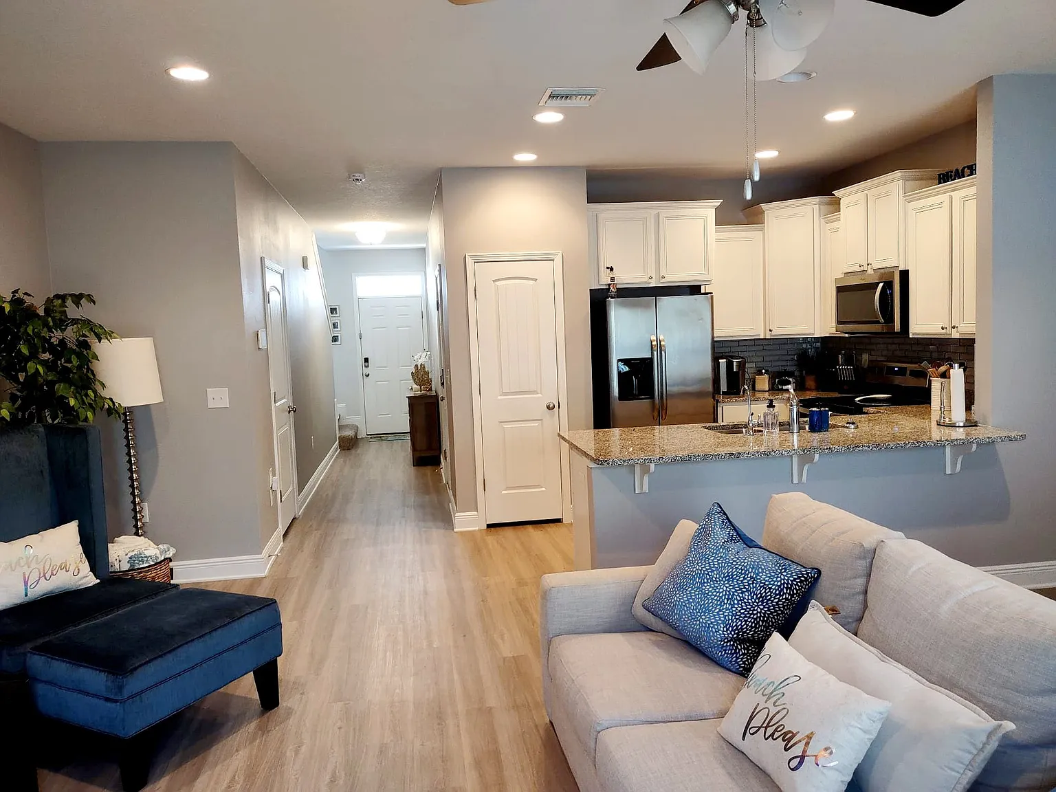 3 bed, 2.5 bath, 1498 sqft, $3,200 — Photo 3