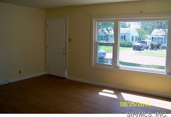 2nd image of 1741 Primrose Ave