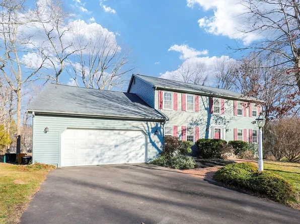 70 Sumac Ln, North Attleboro, MA 02760