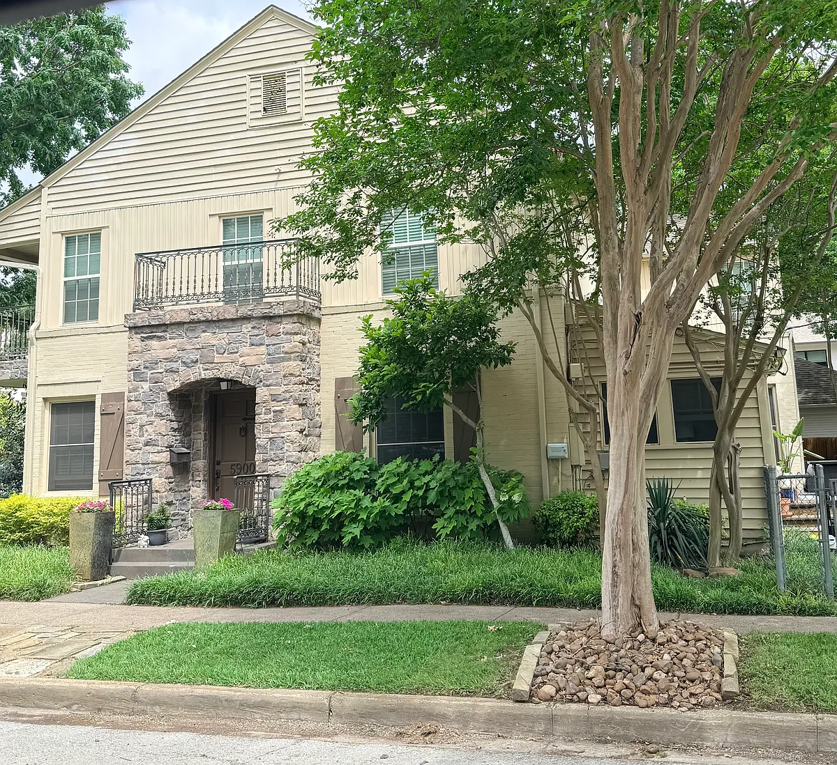 Building Photo - 5900 Revere Pl