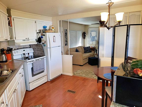4th image of 260 2nd St E