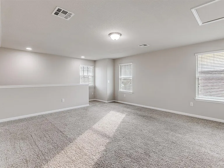 348 Shiner Ln — Photo 26