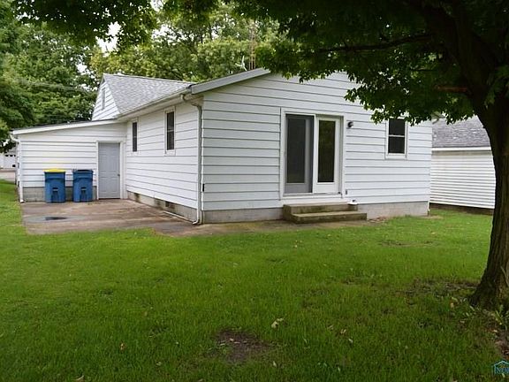 2nd image of 438 N Elm St