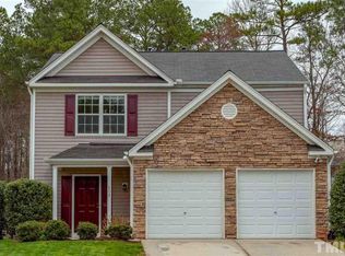 109 Chilmark Ridge Dr, Holly Springs, NC 27540