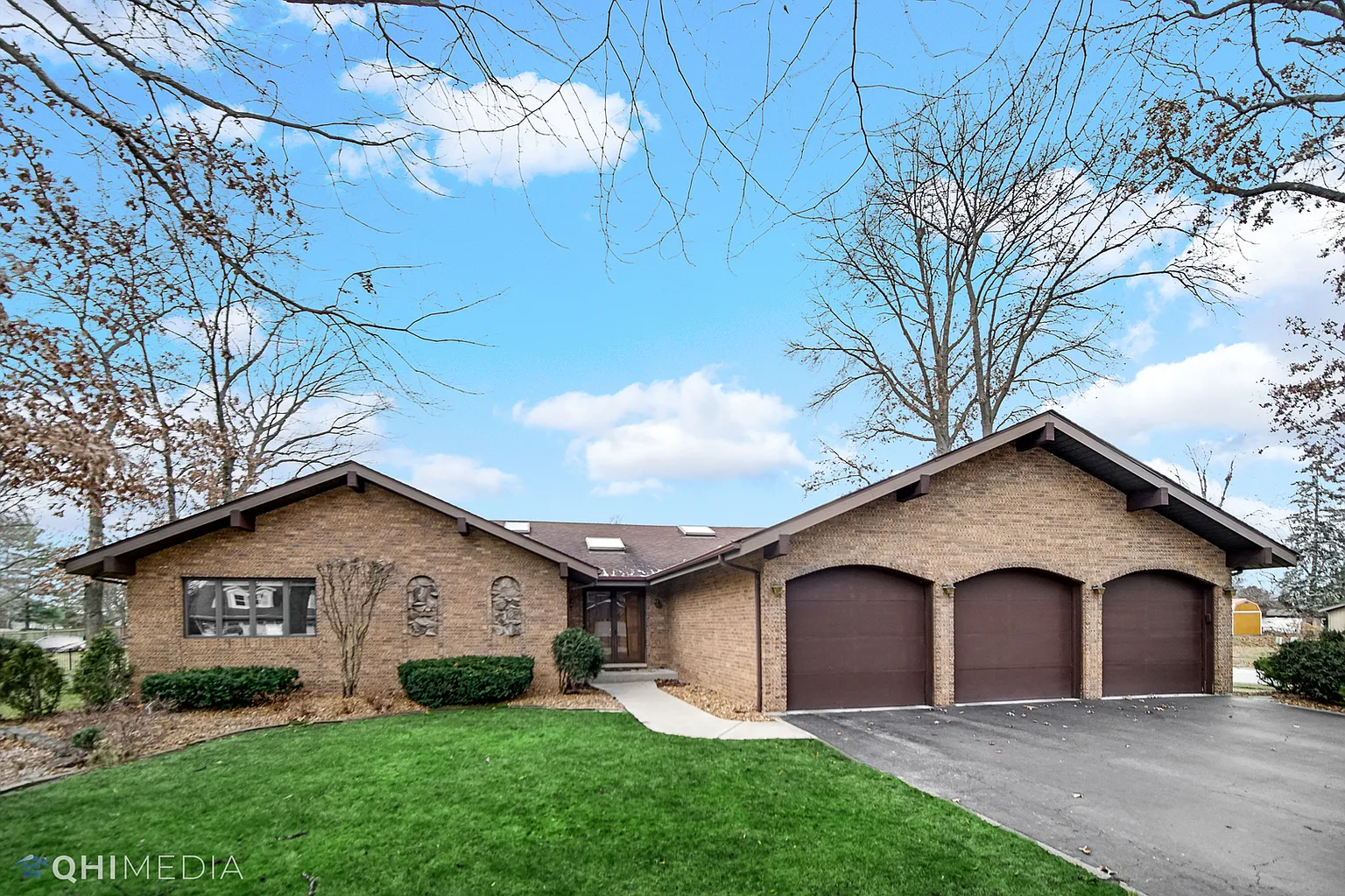 18106 Whitman Ln photo 1