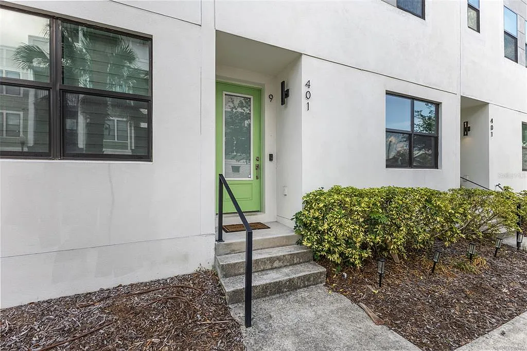 3 bed, 3.5 bath, 2097 sqft, $4,600 — Photo 2