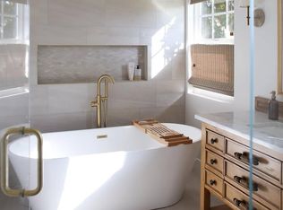 6438 Yarmouth Ave, Reseda, CA 91335