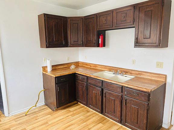 3rd image of 8016 Grace Ave #B