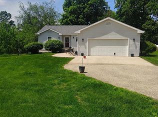 30720 N Norris Blacktop, Farmington, IL 61531