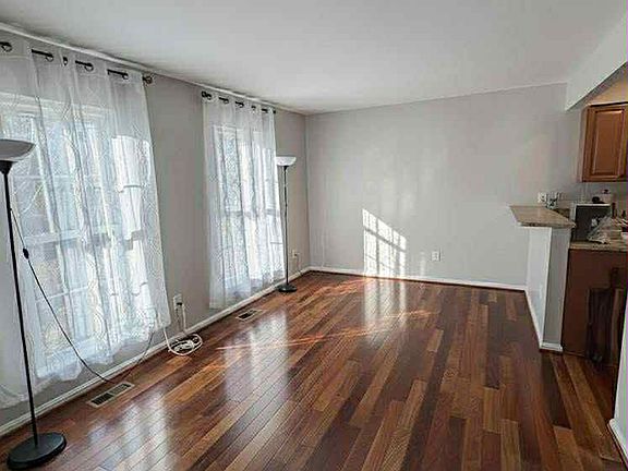 4th image of 5903 Wood Sorrels Ct