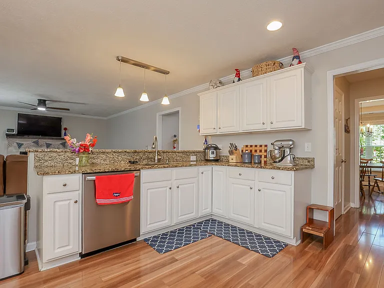 1636 Chadwick Shores Dr — Photo 8
