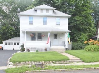 53 Riverside Dr, Suffern, NY 10901