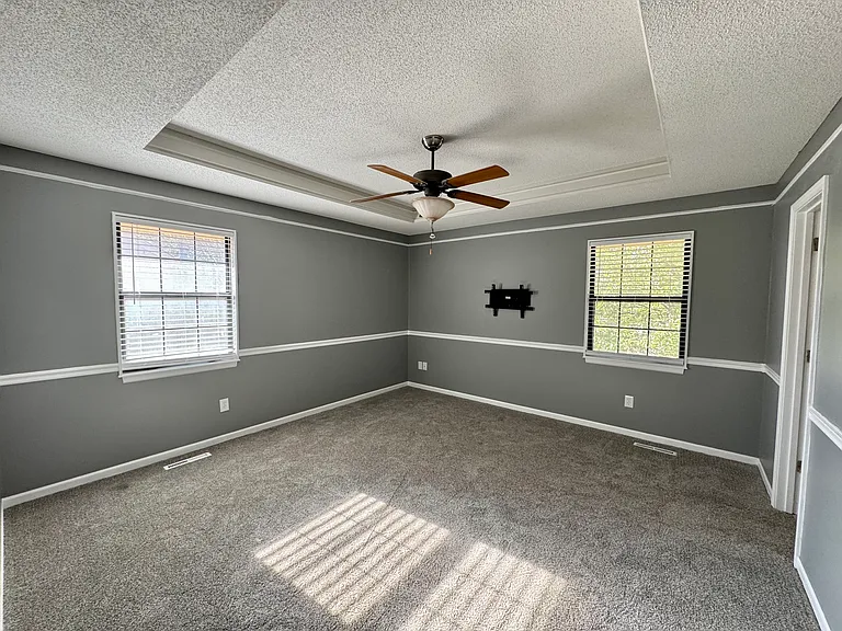 1412 SW Highland Dr — Photo 5