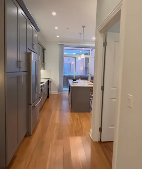 1052 W Monroe St — Photo 3