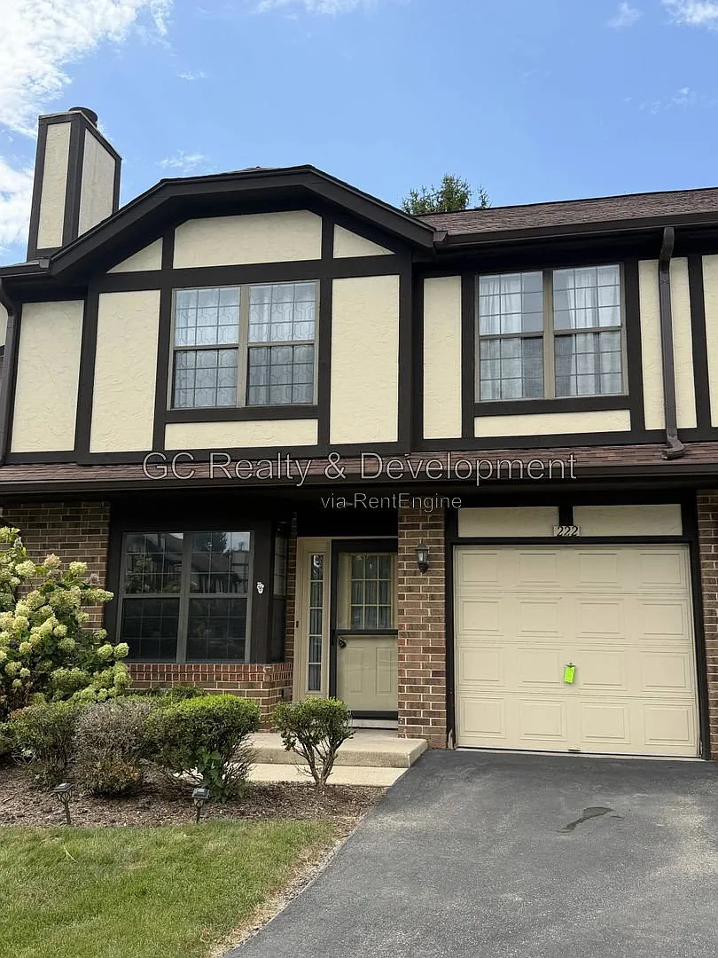 2 bed, 1.5 bath, 1422 sqft, $2,495 — Photo 1