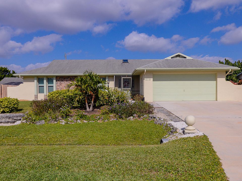Home For Sale In Oak Hammock