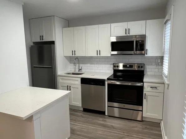 185 Laurel St #2A, Bristol, CT 06010