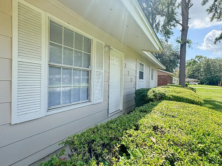 2203 Melanie Dr — Photo 23