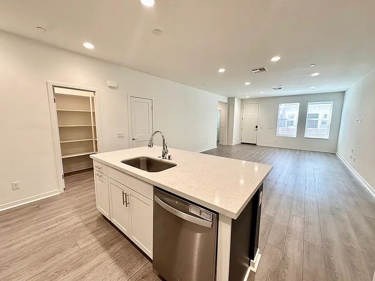 115 Red Brick Dr #3 — Photo 6