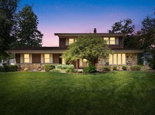 14755 W Mayflower Dr, New Berlin, WI 53151