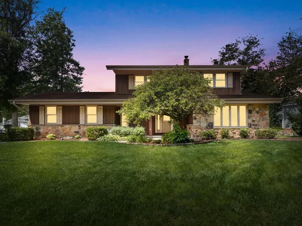 14755 West Mayflower DRIVE, New Berlin, WI 53151
