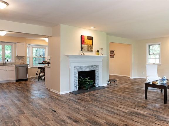 3rd image of 18829 Timber Ln