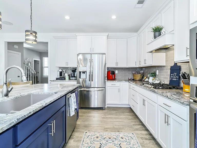 221 Wilson Dr — Photo 16