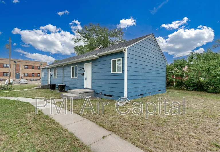 4910 E Gilbert St — Photo 1