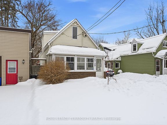 2nd image of 39 Raglan St S