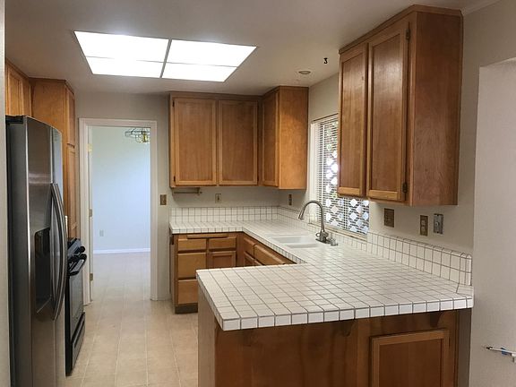 2nd image of 242 Dartmouth Way
