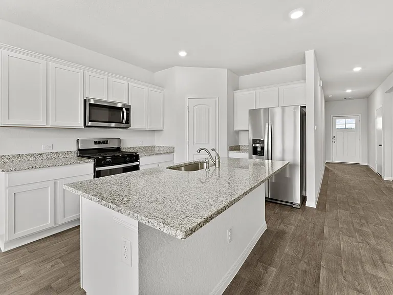 411 Town Lake Bnd — Photo 12